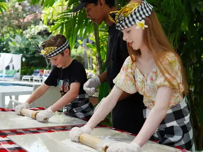 Kid’s Pizza Making Lunch